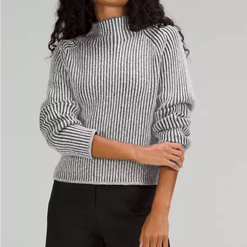 Lululemon athletica Size 0 Gray Cotton Cashmere Blend Mock Neck Sweater